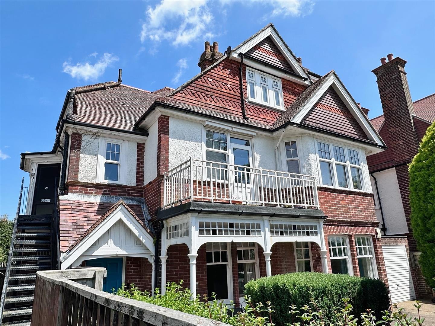 For Sale Flat in Saffrons Road, Eastbourne